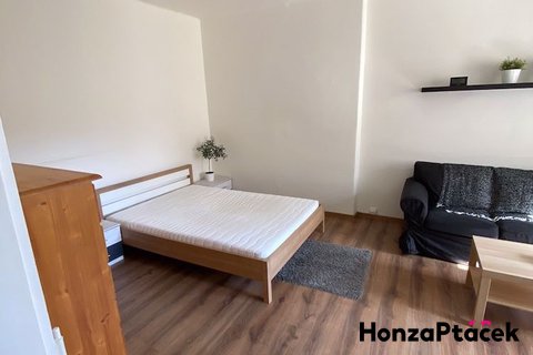 Pronájem bytu Nuselská Prosek Praha realitní makléř v Praze, realitní kancelář8