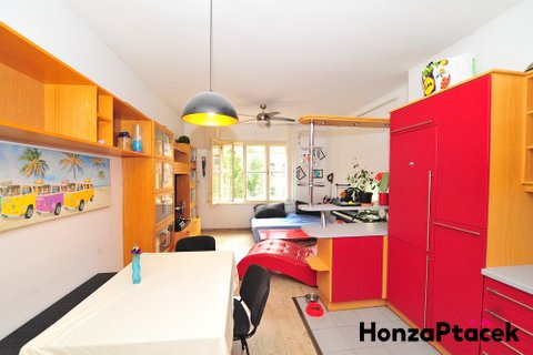 Prodej bytu Bubeneč Praha realitní makléř v Praze, realitní kancelář4