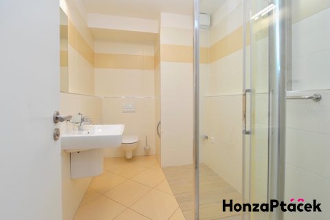 Prodej bytu 2+kk HUGO HASSE, BARANDOV, HLUBOČEPY, Praha realitní makléř v Praze, realitní kance