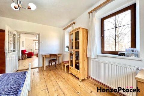 Prodej rodinného domu Hejnice Honza Ptáček realitní makléř v Praze12