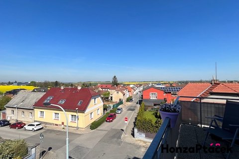 Prodej bytu 2+kk, U Váhy, Praha 8 Praha realitní makléř v Praze, realitní kancelář Honza Ptá