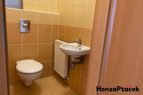 Prodej bytu Sazovická Zličín Praha realitní makléř • realitní kancelář • realitní služby nejen v Pra