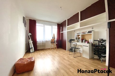 Prodej bytu 4+1 Louny realitní makléř • realitní kancelář • realitní služby nejen v Praze7