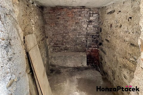 Prodej rodinného domu Úholičky - Podmoráň realitní makléř • realitní kancelář • realitní služby neje