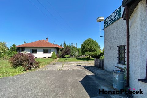 Prodej zahradnictví Bittman Dymokury kormerční areál realitní makléř • realitní kancelář • realitní