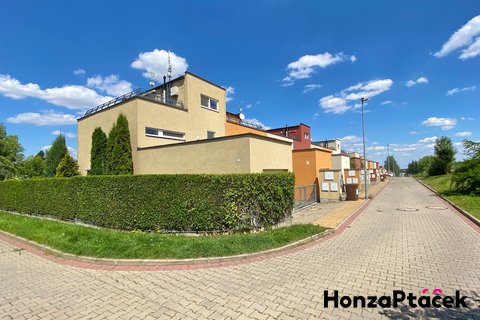 Prodej rodinného domu Úvaly - Praha - Východ realitní makléř • realitní kancelář • realitní služby n