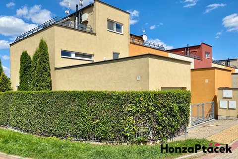 Prodej rodinného domu Úvaly - Praha - Východ realitní makléř • realitní kancelář • realitní služby n