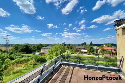 Prodej rodinného domu Úvaly - Praha - Východ realitní makléř • realitní kancelář • realitní služby n