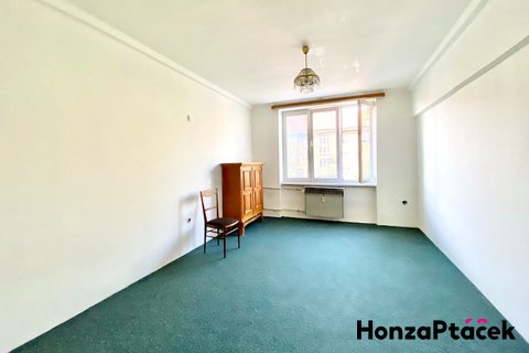 Pronájem bytu Strašnice Průběžná realitní makléř • realitní kancelář • realitní služby nejen v Praze