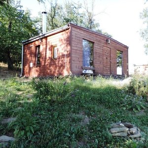 Prodej dřevněné chaty v obci Ochoz u Brna, CP 35m2 + zahrada 740m2