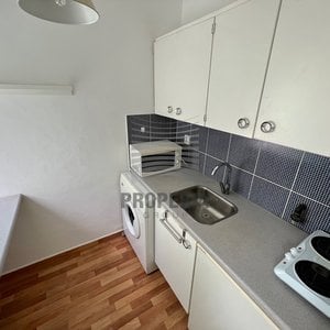 Pronájem zděného bytu 1+kk, ul. Brožíkova, Brno-Lesná, CP 23 m2, částečně zařízený