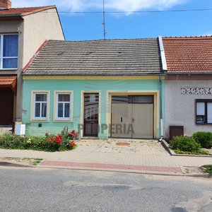 Prodej RD 2+1 s vjezdem a zahradou, 431 m², Bořetice, okr. Břeclav