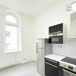 Pronájem, byt 1+kk po rekonstrukci, klimatizace, CP 31 m², Brno - střed