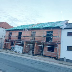 Prodej hrubé stavby řadového RD 5+kk + garáž + terasa, ul. Komenského, Dubňany  (okr. Hodonín) CP pozemku 348 m2, ZP domu 129 m2 a UP 195 m2.