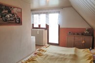 s vstupem na balkón
