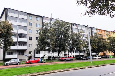 Pronájem bytu 2+1, 52m2 na ulici Opavská v Ostravě - Porubě v blízkosti vozovny, Ev.č.: 00469