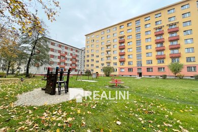 Prodej družstevního bytu 2+kk,  63 m² v Ostravě - Porubě na Nálepkově náměstí, Ev.č.: 00505