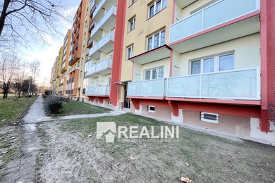 Pronájem bytu 1+kk s lodžií na ulici Kosmická v Ostravě - Porubě, Ev.č.: 00533