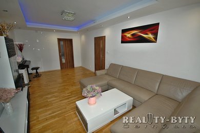 Prodej zrekonstruovaného bytu 3+1, Liberec, centrum - Matoušova ul., Ev.č.: 270011
