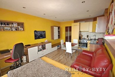 Prodej bytu 1+kk s lodžií, Liberec, Nové Pavlovice - Libušina ul., Ev.č.: 271511