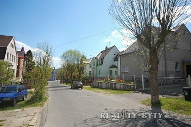 Pronájem atypického pokoje - ateliéru s terasou, Jablonec n/N. - Vilová ul., Ev.č.: 864612