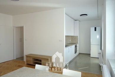 Pronájem bytu 2+kk po kompletní rekonstrukci, částečně zařízený, pěkný výhled, CP 55,6 m²; Blansko, Wanklovo nám., Ev.č.: 22010480