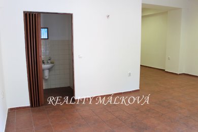 Pronájem, Obchodní prostory, 61m² - Pardubice - Zelené Předměstí, Ev.č.: 00379