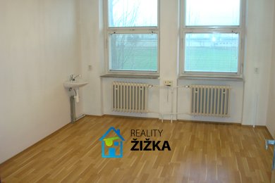 Pronájem Kanceláře 16m² - Hrušovany u Brna, Ev.č.: 00064