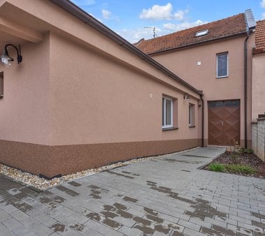 Prodej bytového domu, Popovice, 347 m2