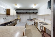 Podivin-Kitchen(3)