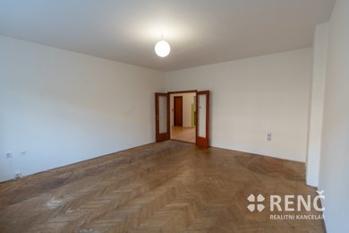 Prodej bytu velikosti 3+1 (92 m2) s terasou (17 m2) ve zděném domě v Králově Poli na Palackého třídě., Ev.č.: 01178