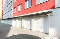 Pronájem 1/2 sdílené dvojgaráže, 13m²