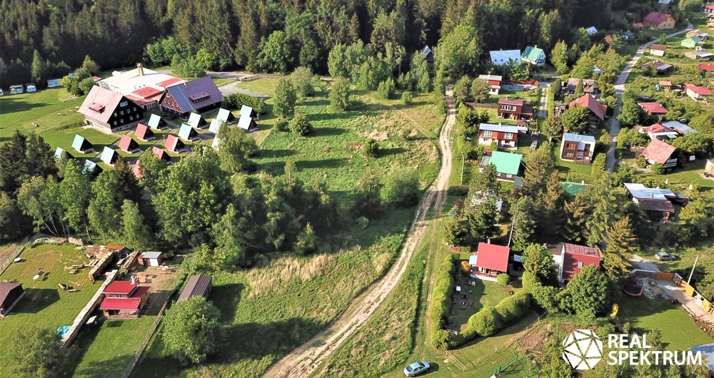 Prodej pozemku pro stavbu chaty 2457 m² v obci Suchý