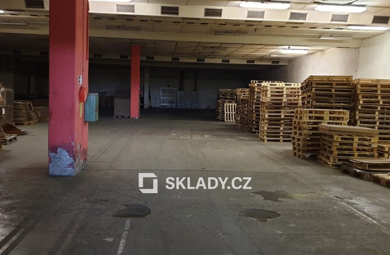sklad s možností logistiky