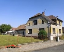 Prodej dvougeneračního rodinného domu, pozemek 1636m2