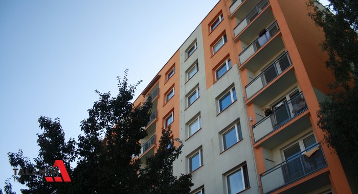 C12
