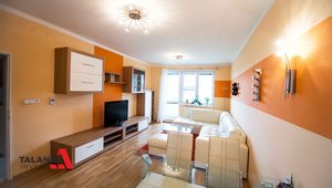 Pronajmeme od 1.10.2022 hezký , moderně zařízený byt s balkonem a garáží , 2+kk v žádané lokalitě sídliště Štěpnice v Ústí nad Orlicí, výměra cca 65m²