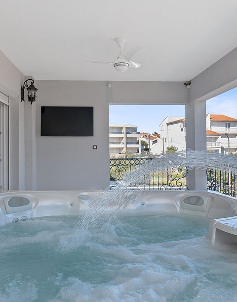 Luxury-Villa-Carolus-Pool-Vodice-Dalmatia-Croatia-Luva-Villas-033