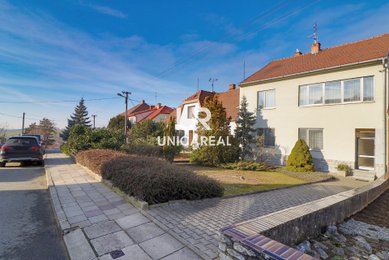 Prodej rodinného domu se dvěmi bytovými jednotkami, obec Sivice, Brno-venkov