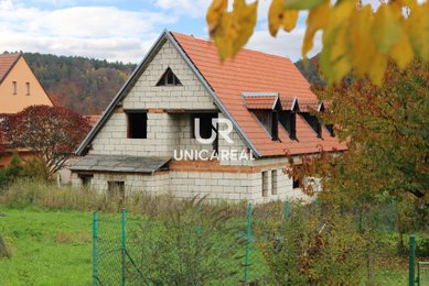 Prodej hrubé stavby rodinného domu, C.P.: 1080m², Z.P.: 220m²,  Slatina, okres Svitavy