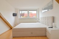rapující makléř, pronájem bytu 2+kk, Brno-Komín, ul. Hlavní 12