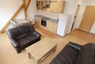 rapující makléř, pronájem bytu 2+kk, Brno-Komín, ul. Hlavní 4