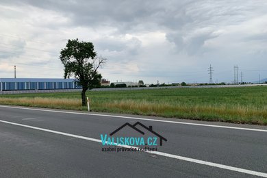 Prodej pozemků pro výstavbu fotovoltaické el. 7248 m² - Hulín, Ev.č.: 01438