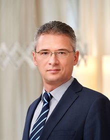 Dott. Adrian Varutti